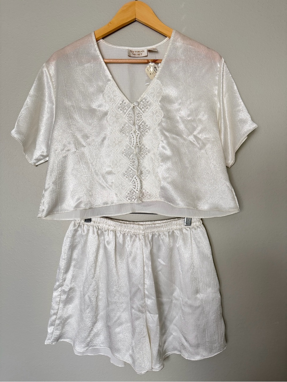 Victoria's Secret Gold Label Two-Piece Pajama Set in Ivory White